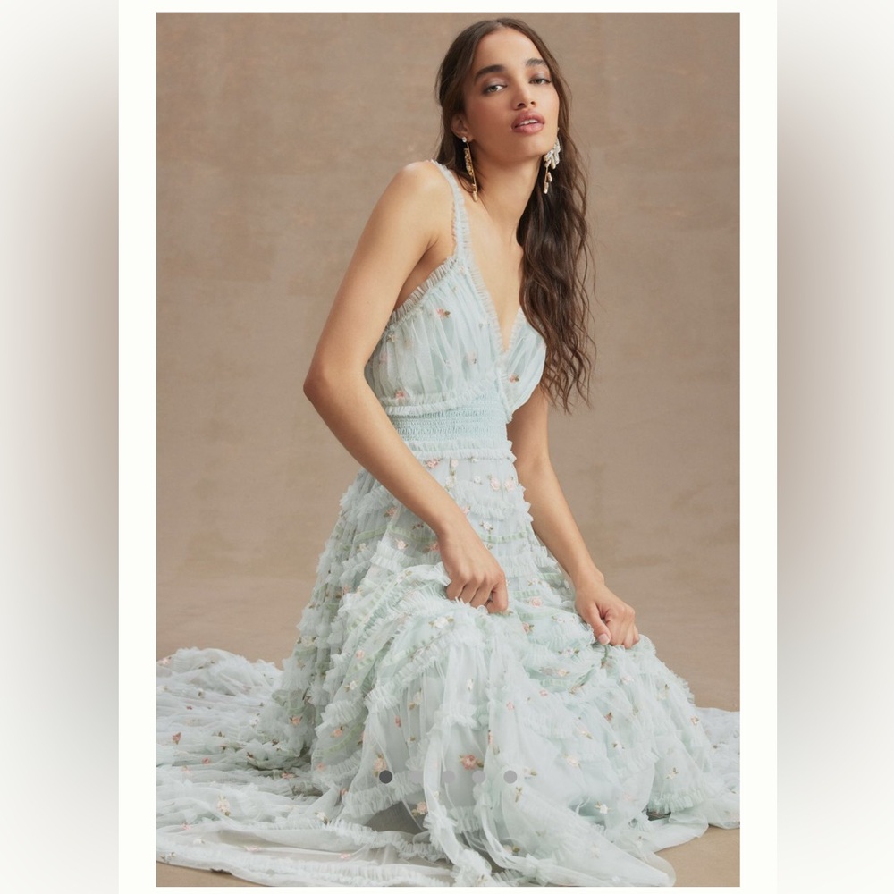 ❤️ Mac Duggal Ruffled Coss-Back Smocked Waist Floral Embroidered Gown